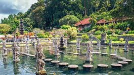 Cung điện nước Tirta Gangga bí ẩn, ma mị của Bali