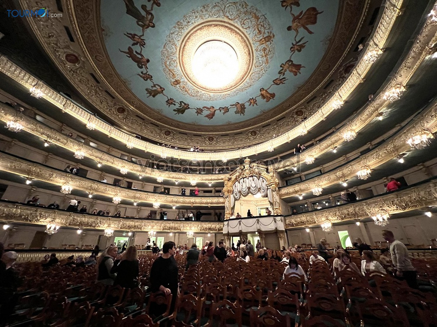 15 Điểm du lịch nổi tiếng ở Saint Petersburg phải đến - Ảnh 20