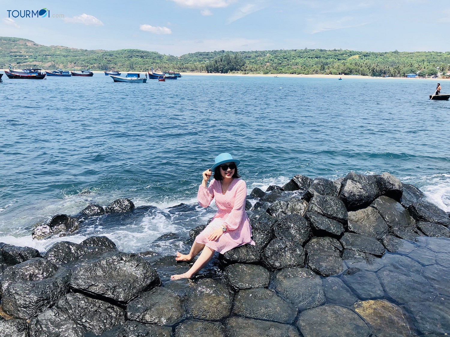 9 điểm đến đẹp mê hồn để check in sống ảo khi du lịch Phú Yên - Ảnh 1