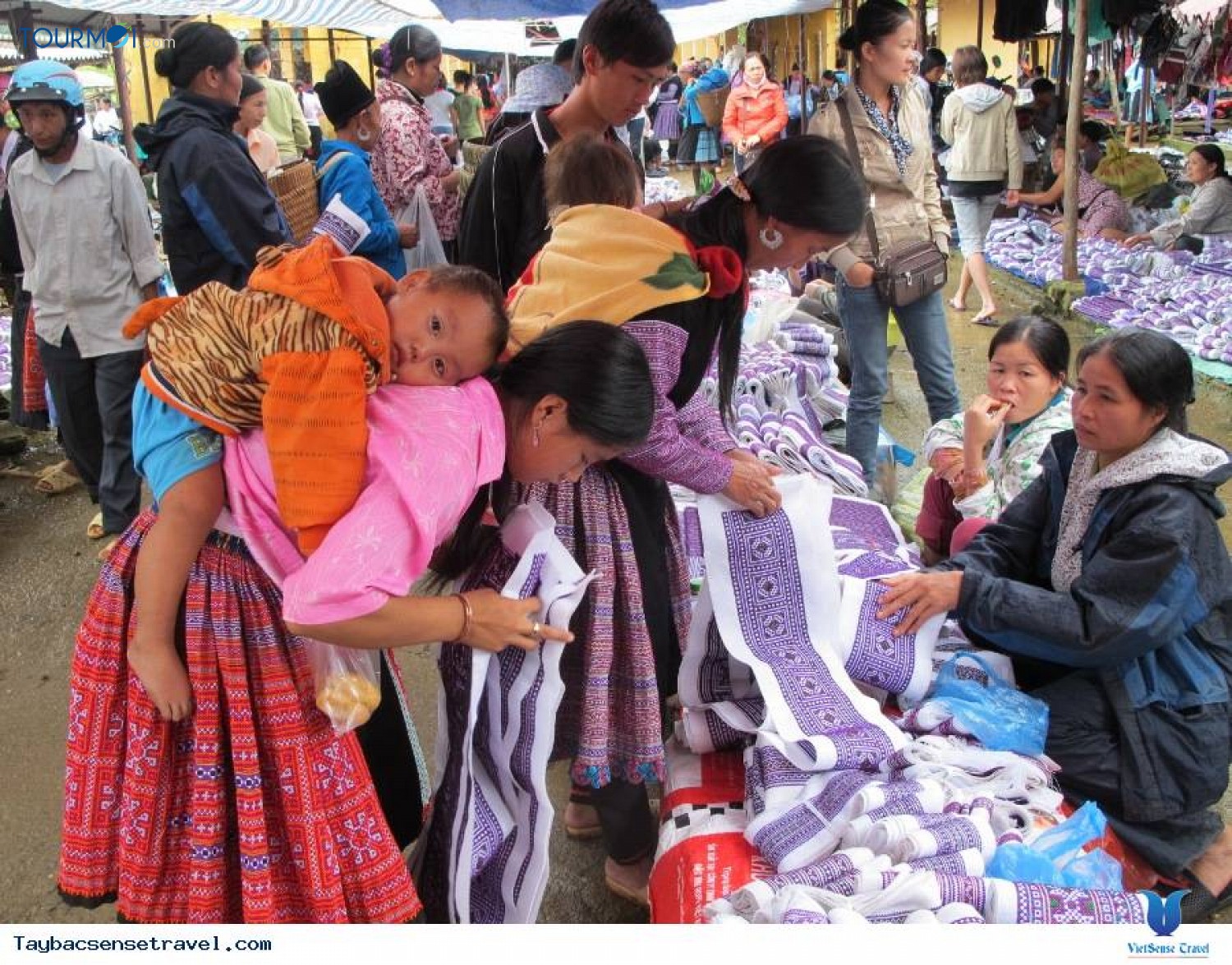 Chợ Phiên Pà Cò, Điểm đến ít người biết ở Mai Châu - Ảnh 1