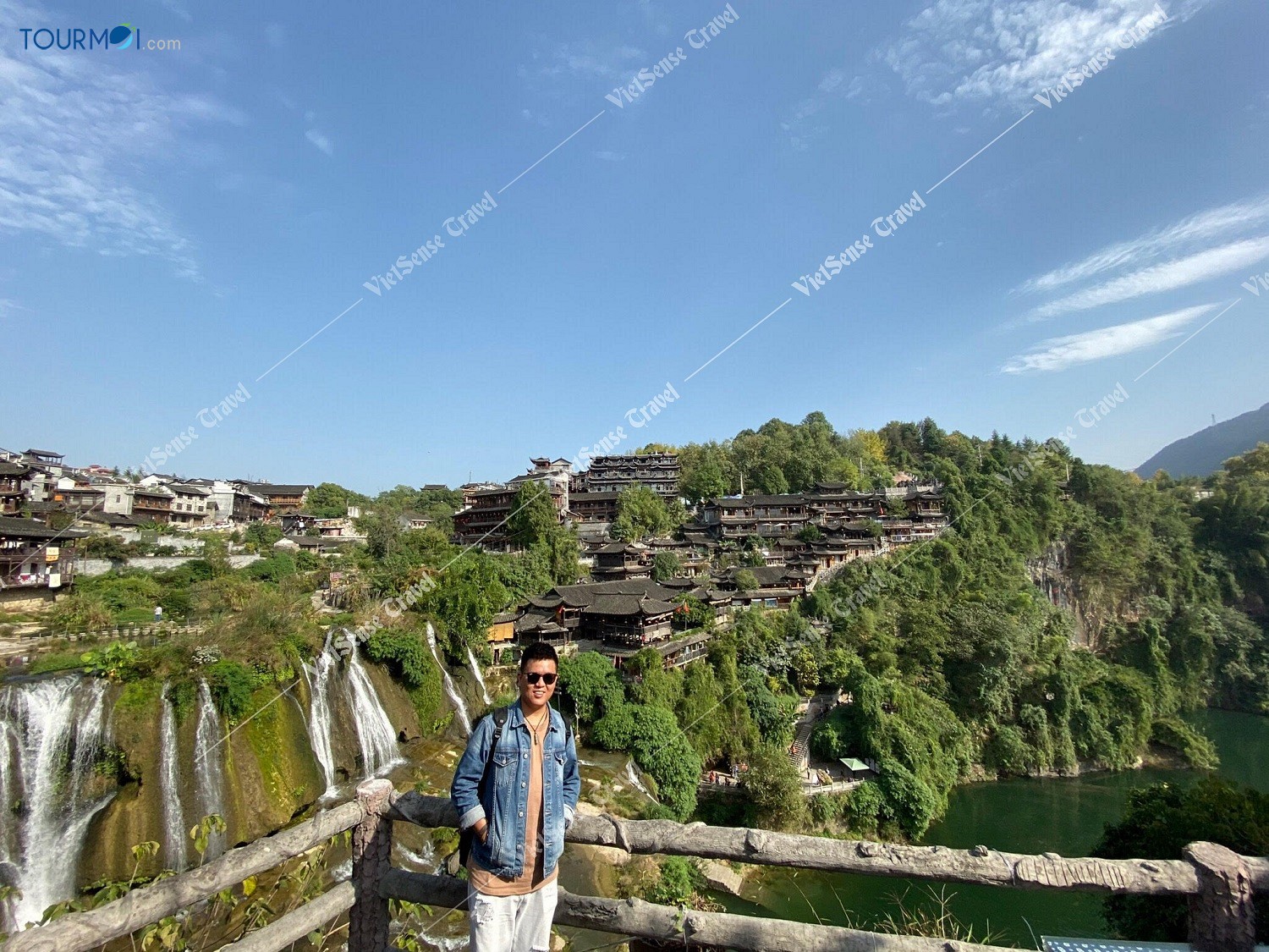 Phượng Hoàng Cổ trấn nơi mộng Thành Cổ nhớ Cố Nhân - Ảnh 1