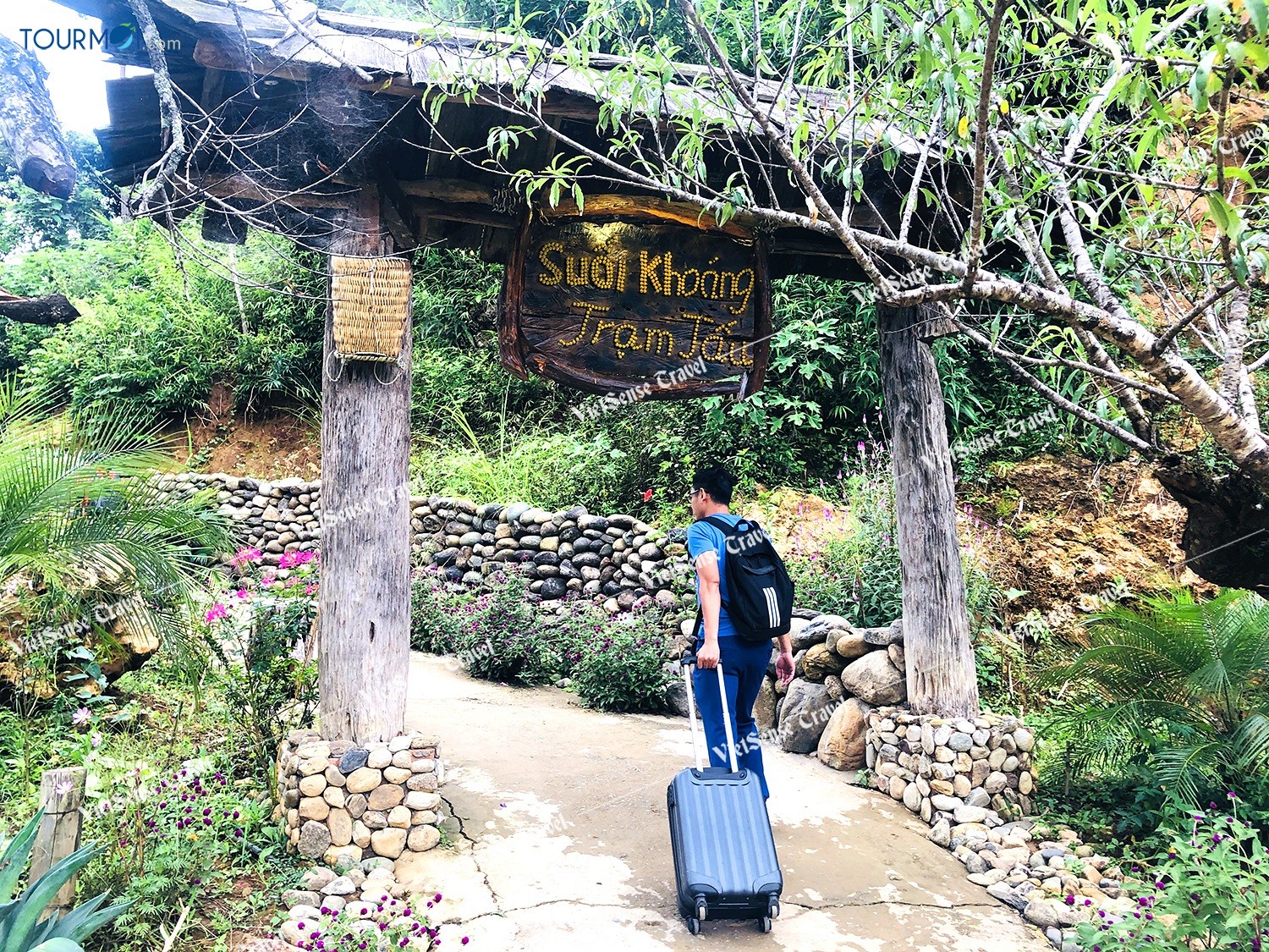 Toàn cảnh khu suối khoáng nóng Trạm Tấu, Yên Bái - Ảnh 1