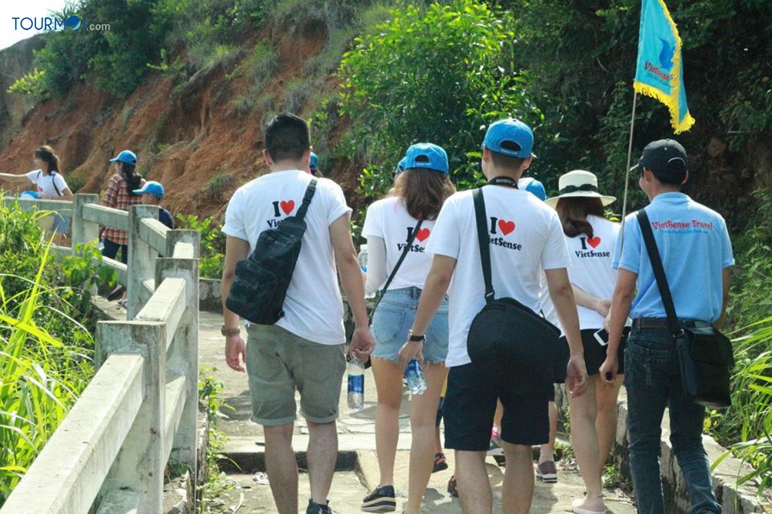 Tặng BIKINI cho khách hàng mua tour biển đảo 2020 - Ảnh 2