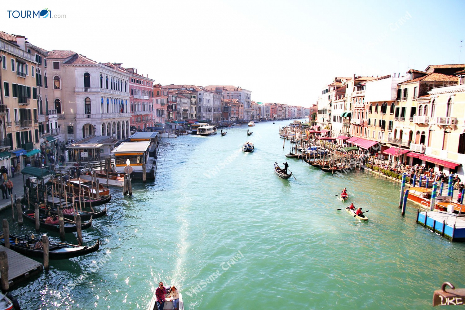 Top 15 điểm đến lãng mạn, đậm chất thơ của du lịch châu Âu - Ảnh 3