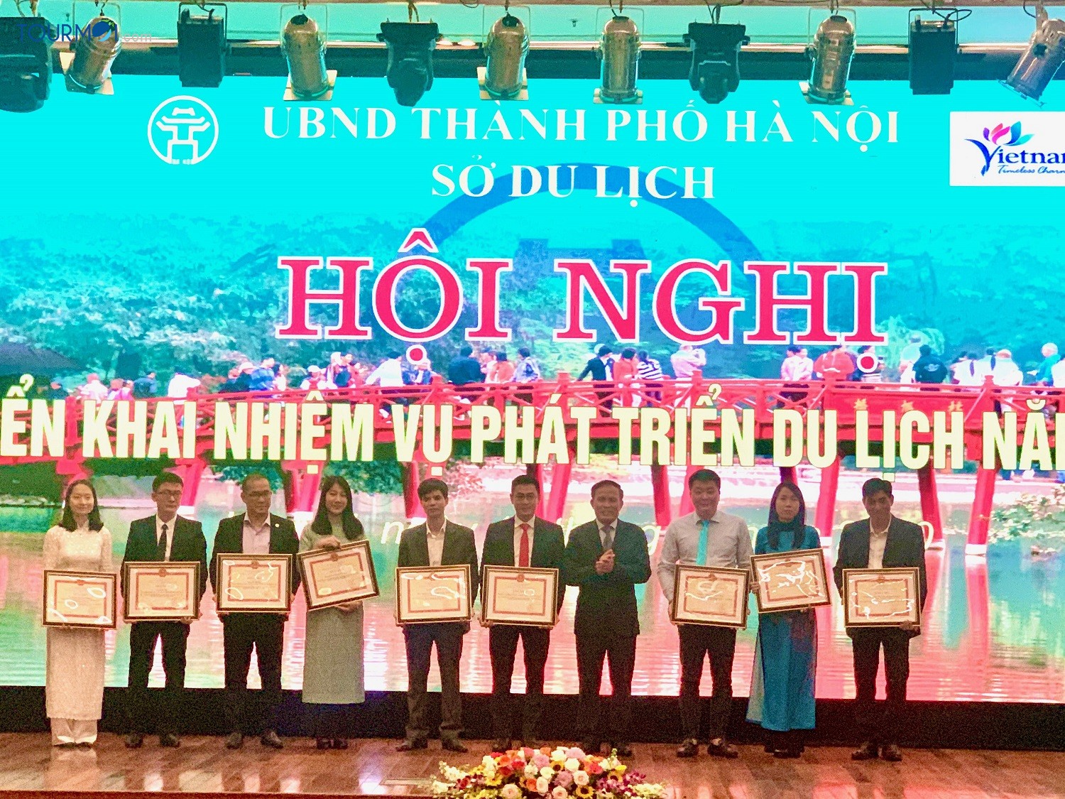 VietSense Travel vinh dự đón nhận bằng khen của Bộ VHTT và Du lịch 2019 - Ảnh 1